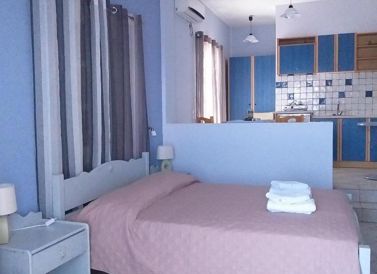 סטודיו סטנדרטי נוף לים, 9 Muses