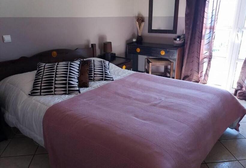 סטודיו סטנדרטי נוף לים, 9 Muses