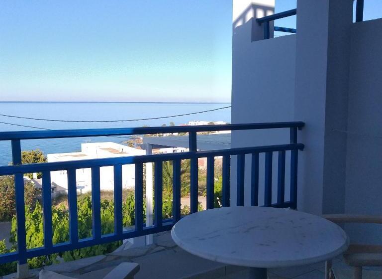 סטודיו סטנדרטי נוף לים, 9 Muses