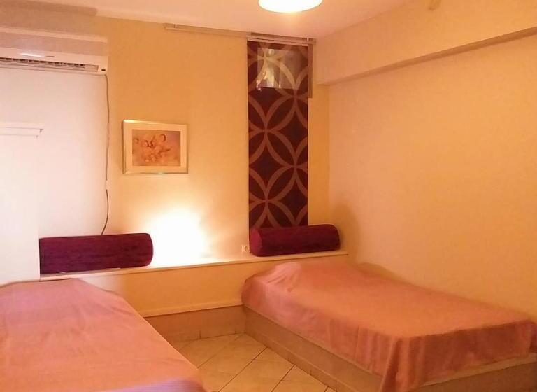 דירת חדר נוף לים, 9 Muses