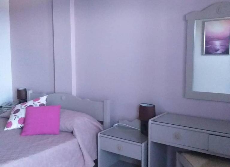 דירת חדר נוף לים, 9 Muses