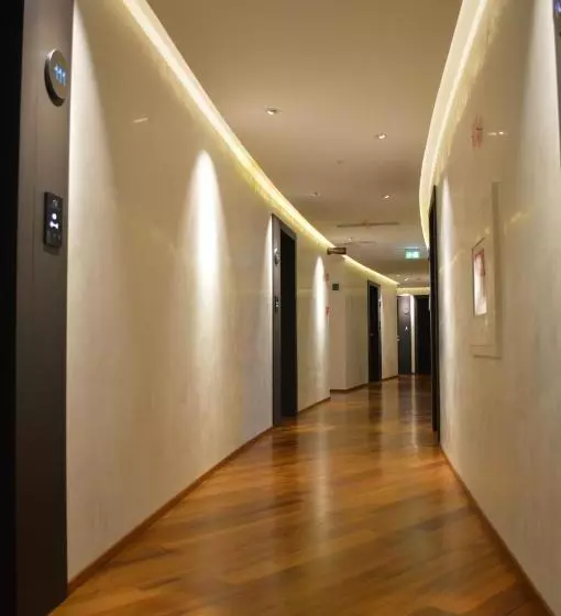 コンフォートルーム, Callistos Hotel & Spa