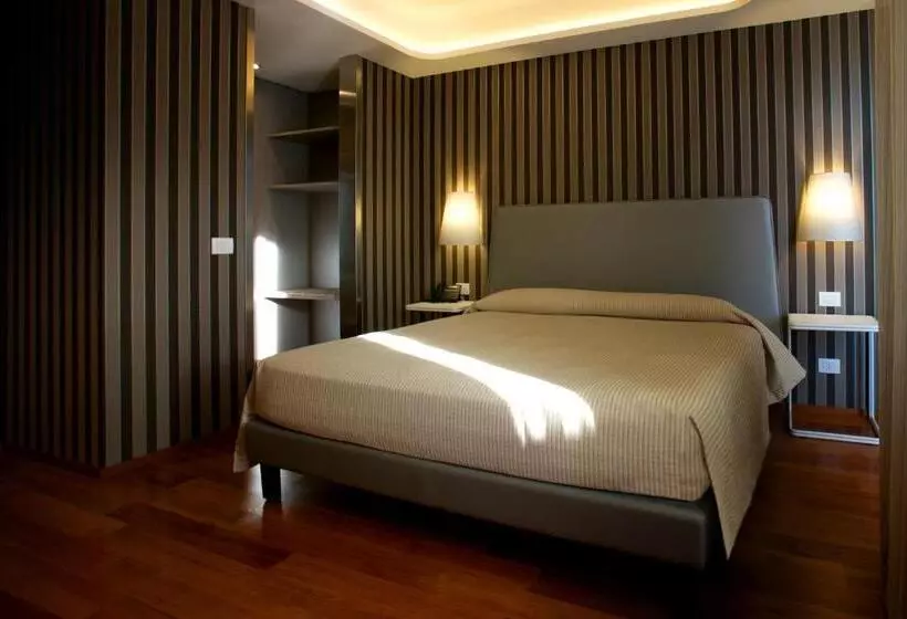 エクゼクティブ４人部屋, Callistos Hotel & Spa