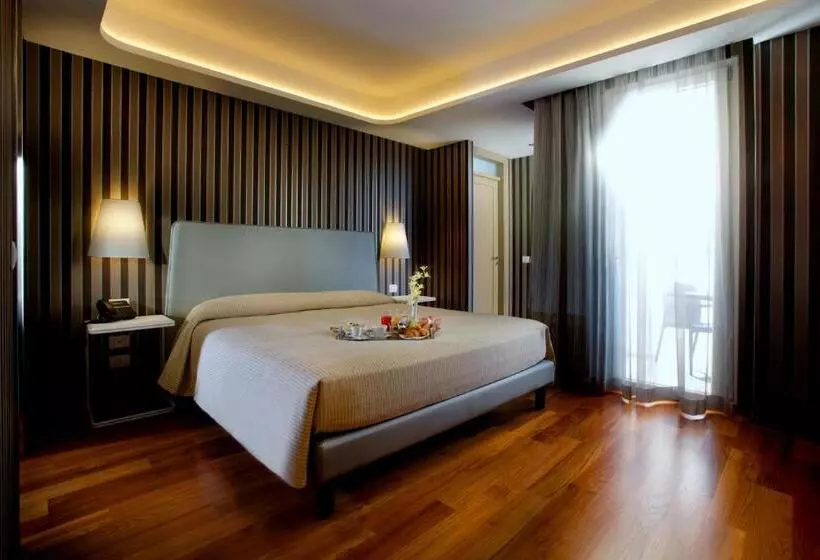 エクゼクティブ４人部屋, Callistos Hotel & Spa
