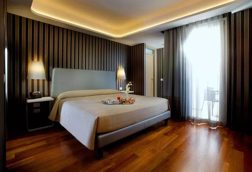 エクゼクティブ４人部屋, Callistos Hotel & Spa