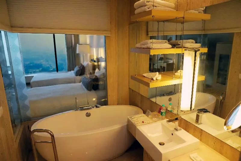 クラブルーム, Crowne Plaza Greater Noida, An Ihg