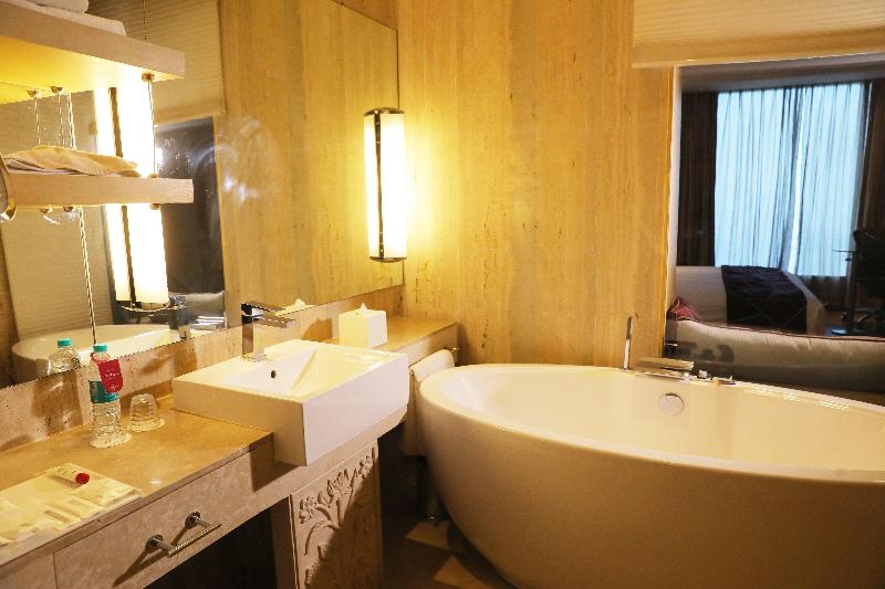 Номер Клуб, Crowne Plaza Greater Noida, An Ihg