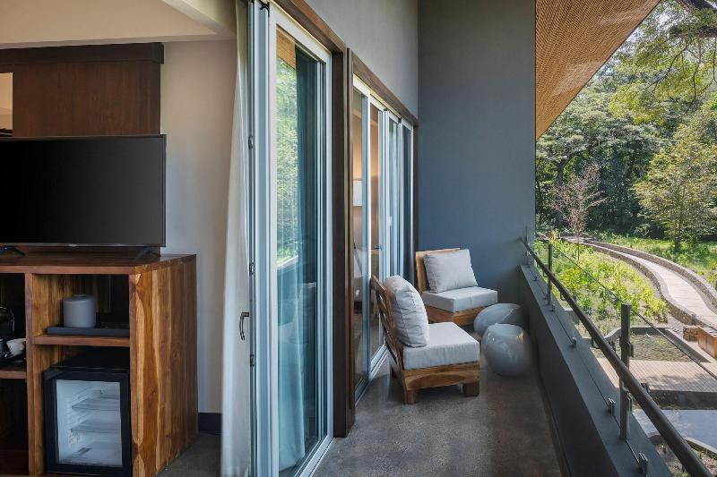 جناح سرير كينج, El Mangroove Papagayo, Autograph Collection