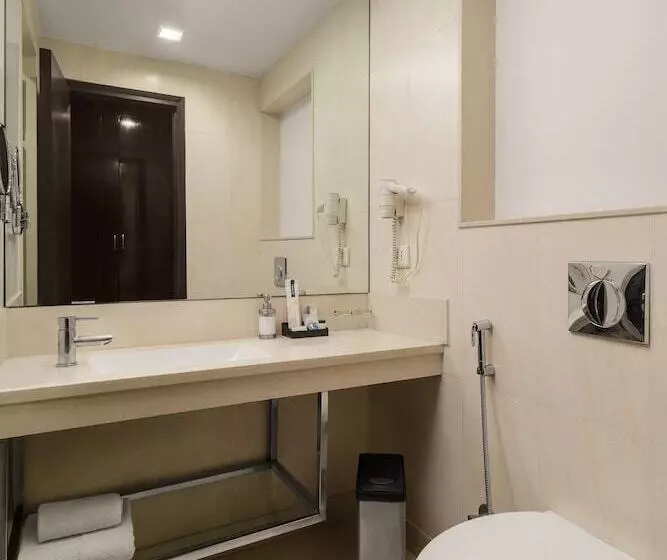 デラックスルーム, Golden Tulip Gurgaon Sector 29