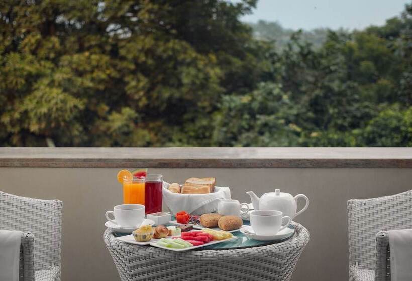 デラックスルーム, Golden Tulip Gurgaon Sector 29