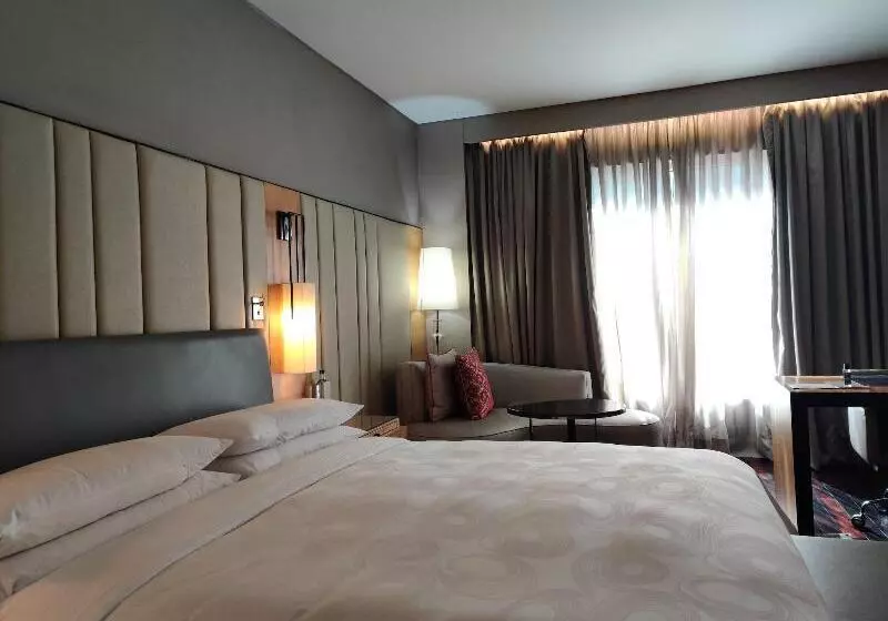 キングサイズベッドのデラックスルーム, Jw Marriott Hotel New Delhi Aerocity