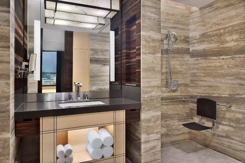 キングサイズベッドのデラックスルーム, Jw Marriott Hotel New Delhi Aerocity