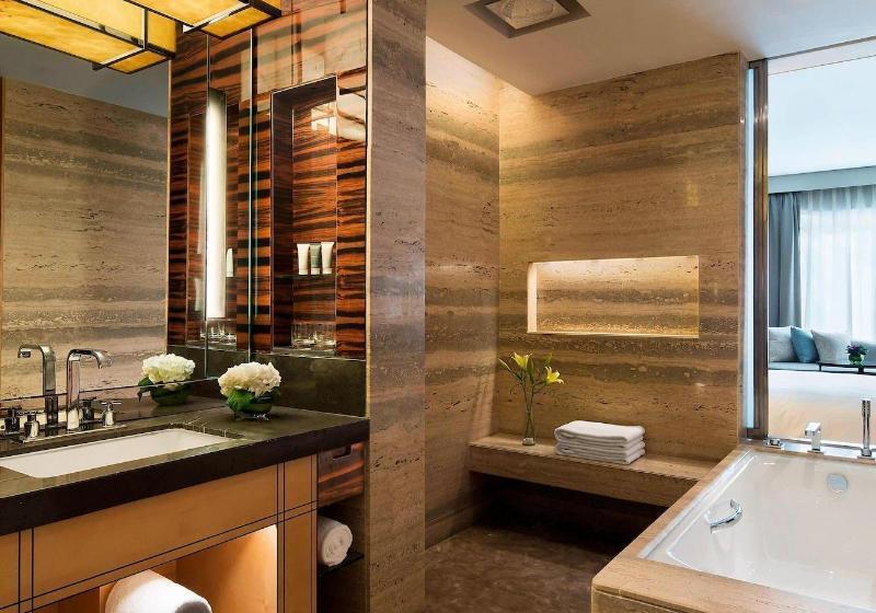 キングサイズベッドのデラックスルーム, Jw Marriott Hotel New Delhi Aerocity