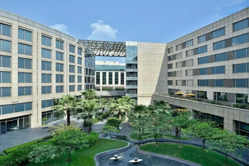 キングサイズベッドのデラックスルーム, Jw Marriott Hotel New Delhi Aerocity