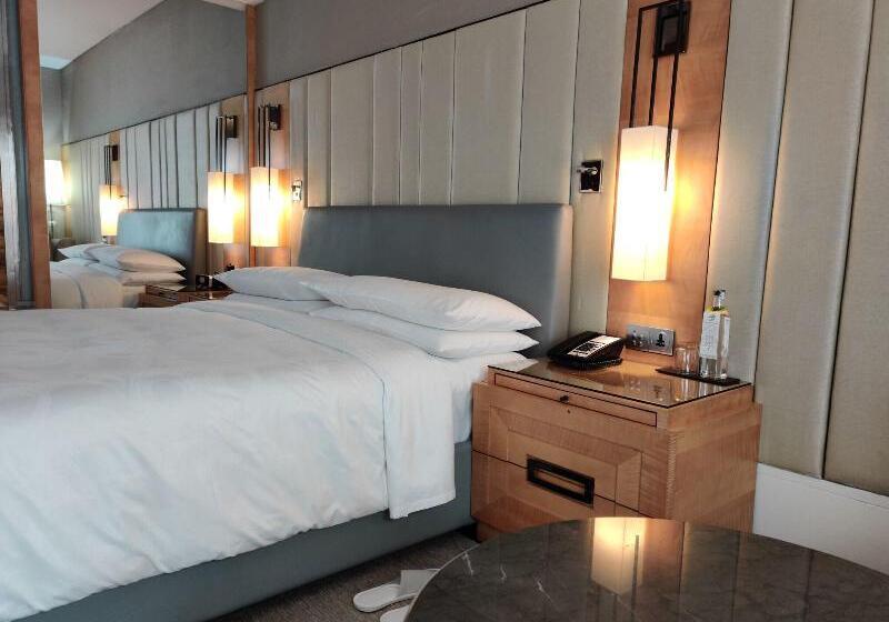 キングサイズベッドのエクゼクティブルーム, Jw Marriott Hotel New Delhi Aerocity