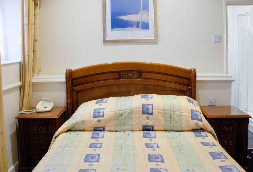 غرفة أساسية, New Westcliff