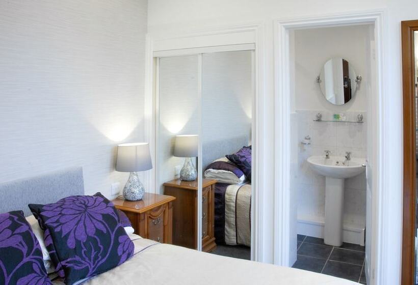 غرفة أساسية, New Westcliff