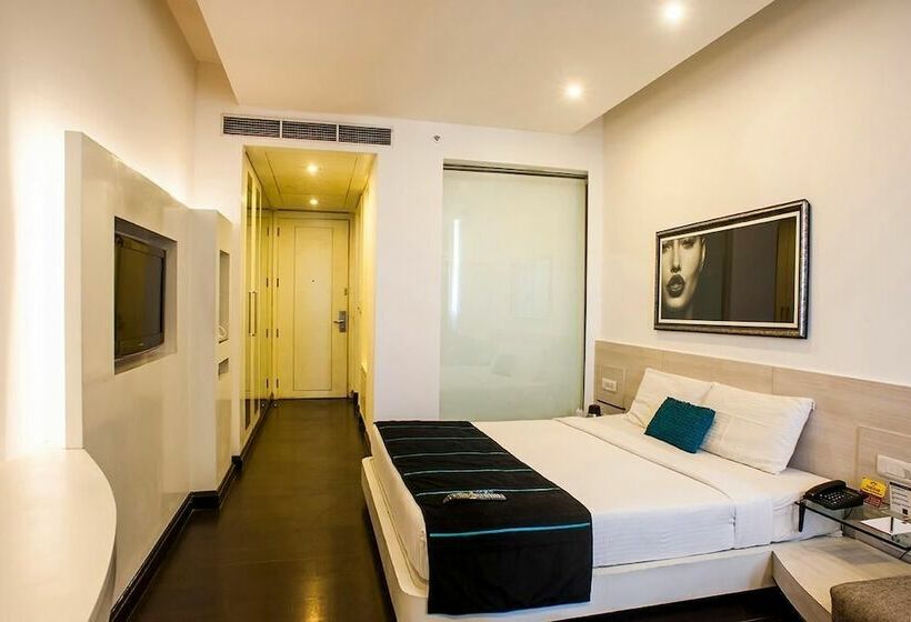 غرفة سوبيريور, The Toy