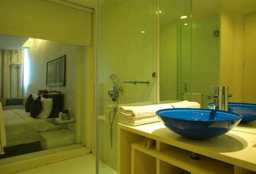 غرفة سوبيريور, The Toy