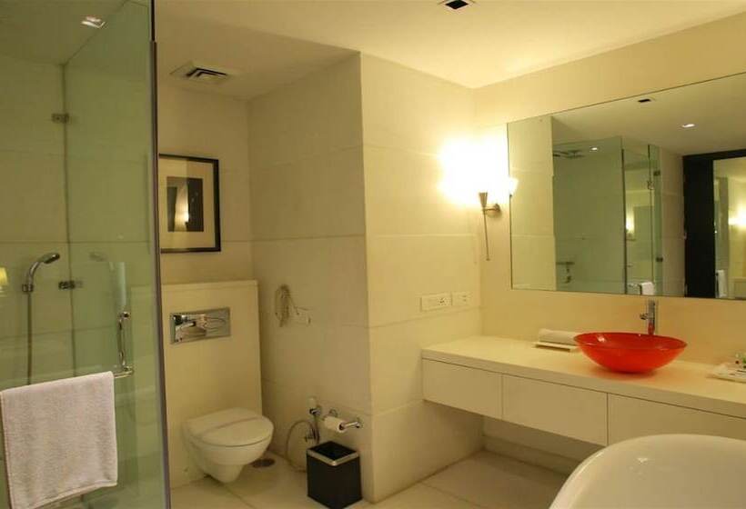 غرفة تنفيذية, The Toy