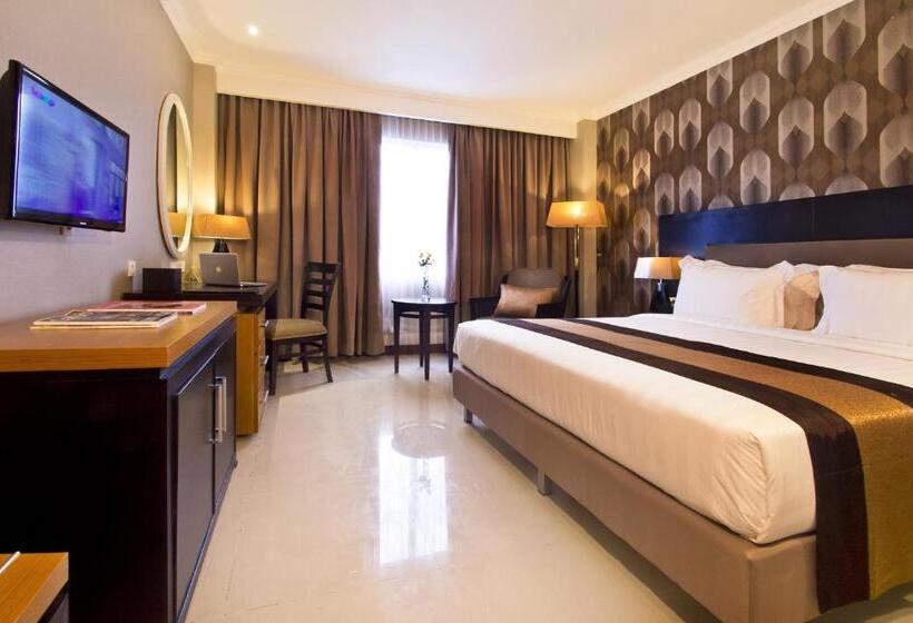 Номер Deluxe Вид на Город, The Victoria Hotel Yogyakarta