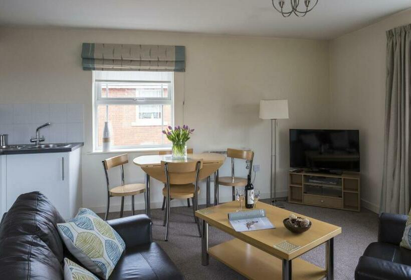 דירת חדר, Dashwood Apartments