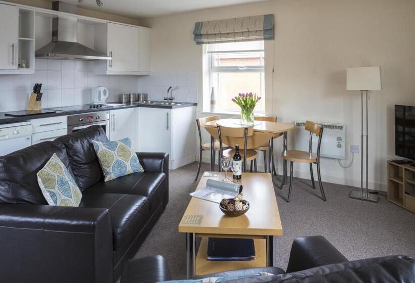 דירת חדר, Dashwood Apartments