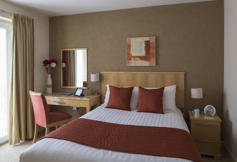 דירת חדר, Dashwood Apartments