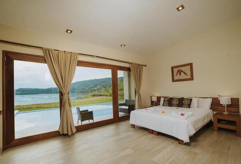 Suite with lake view, El Sauce Resort Hotel Asociado Casa Andina