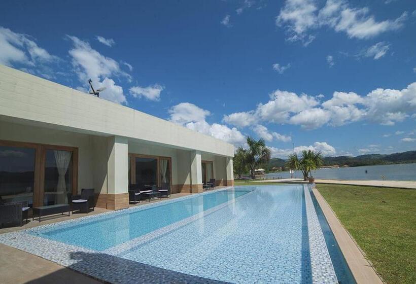 Suite with lake view, El Sauce Resort Hotel Asociado Casa Andina