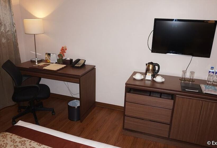 디럭스 룸, Ace Hotel And Suites