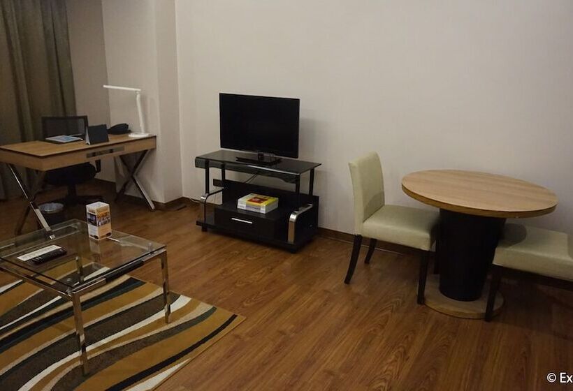 스위트, Ace Hotel And Suites
