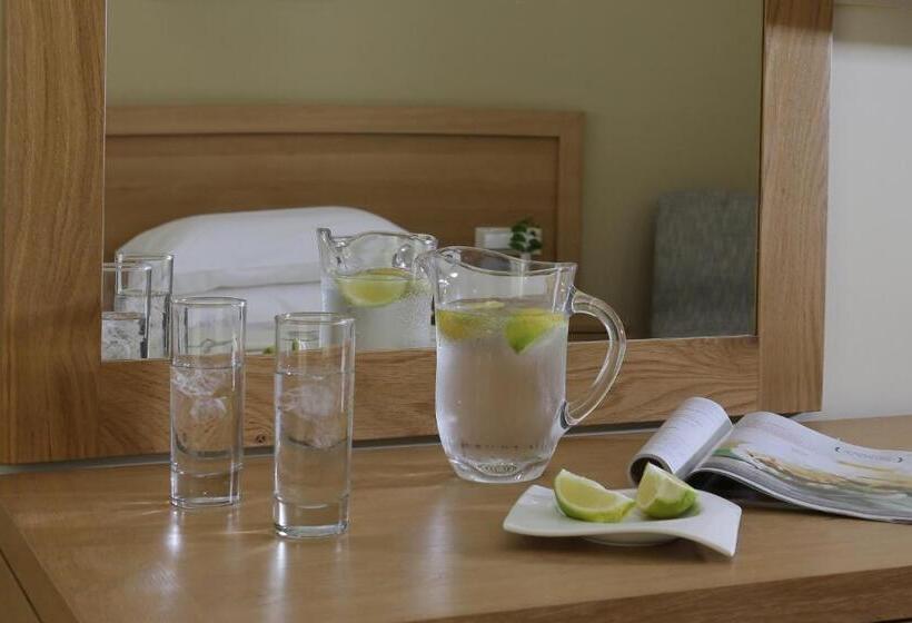 חדר סטנדרט, Almira