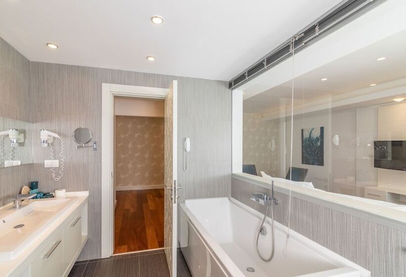 اتاق لوکس, The Highlight Bodrum