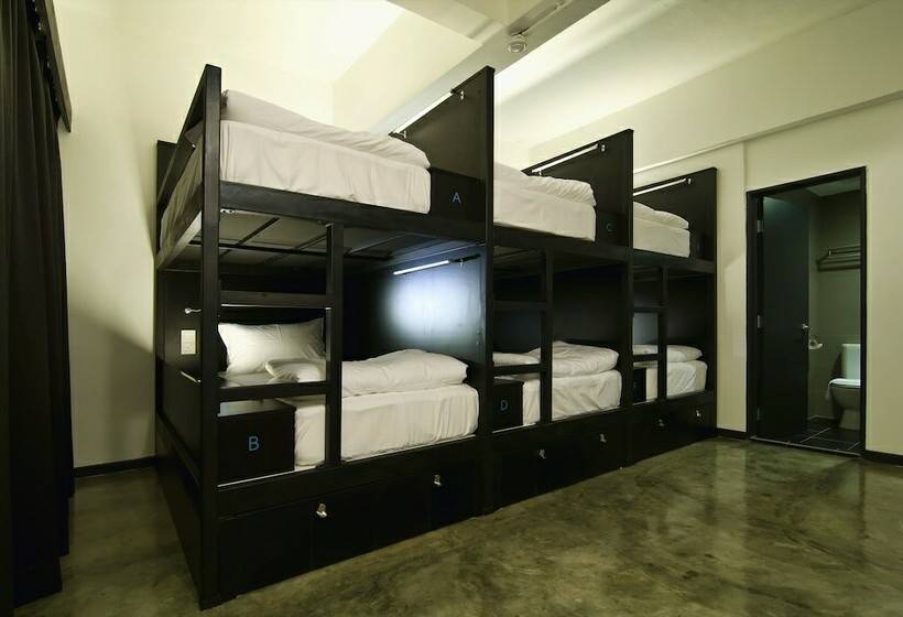 تختخواب در اتاق مشترک, Illuminate Boutique Hostel