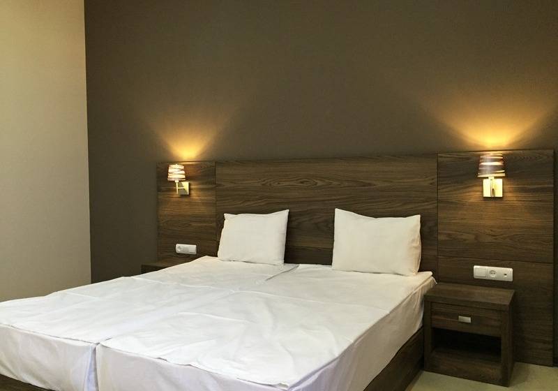 디럭스 룸, Primer