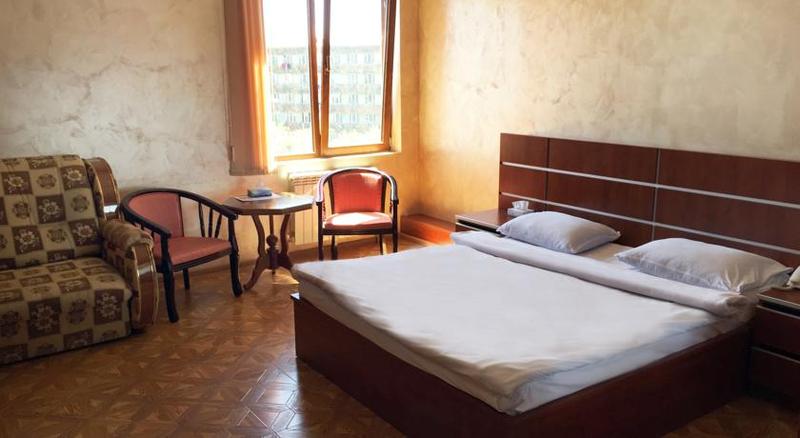 스탠다드 룸, Primer