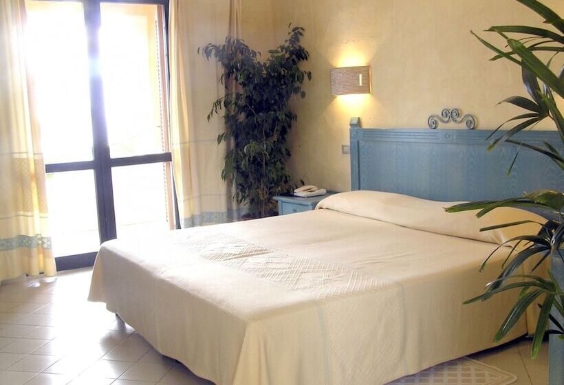 三人经典房间, Th Costa Rei Free Beach Resort