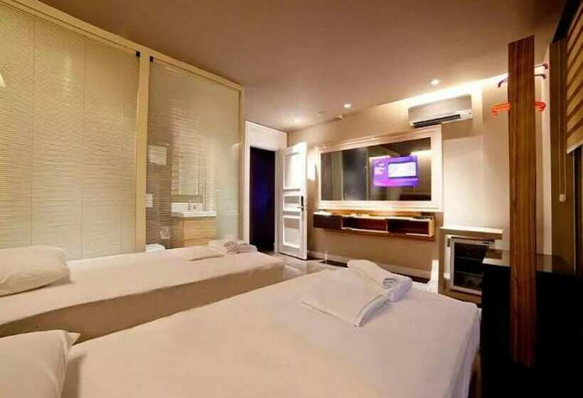 اتاق لوکس, Upper House