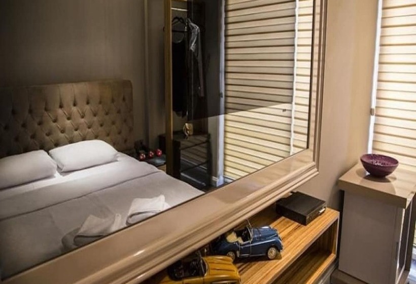 اتاق لوکس, Upper House