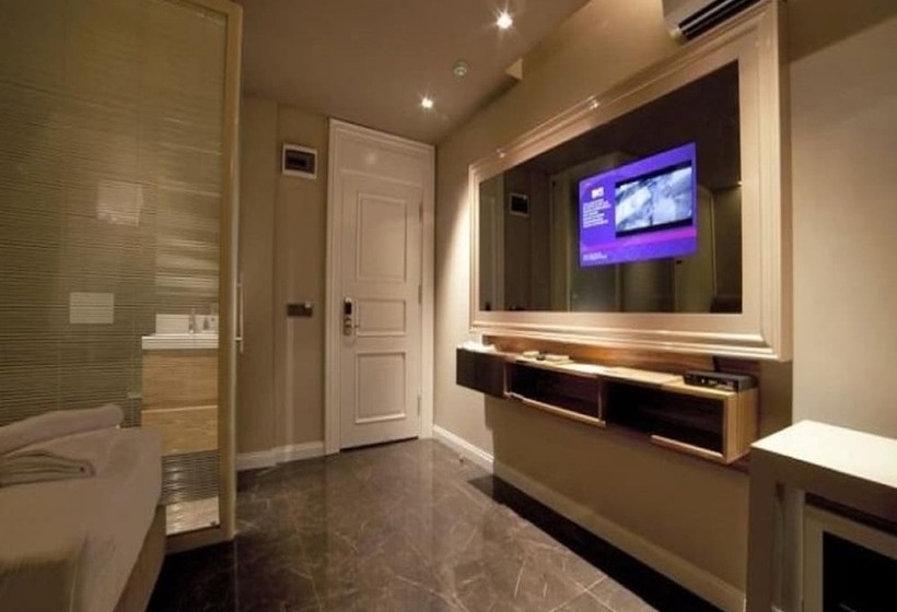 Номер Deluxe, Upper House