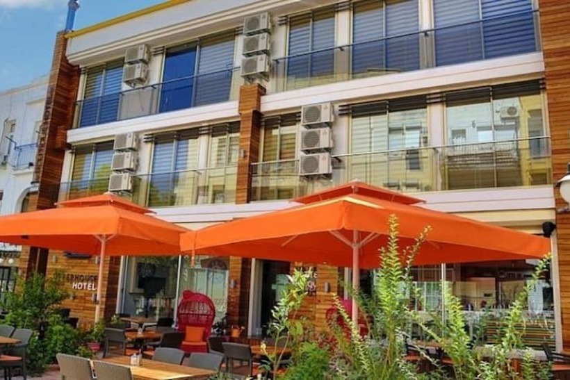 سوییت اجرایی, Upper House