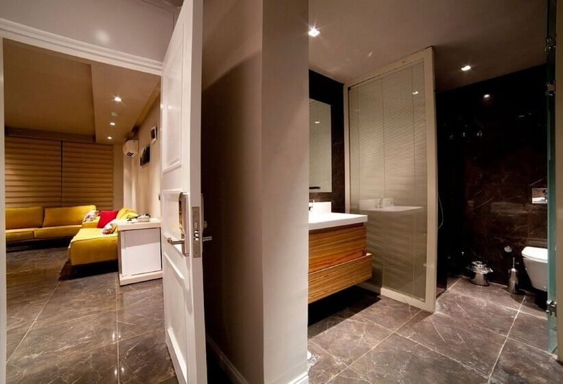 سوییت اجرایی, Upper House