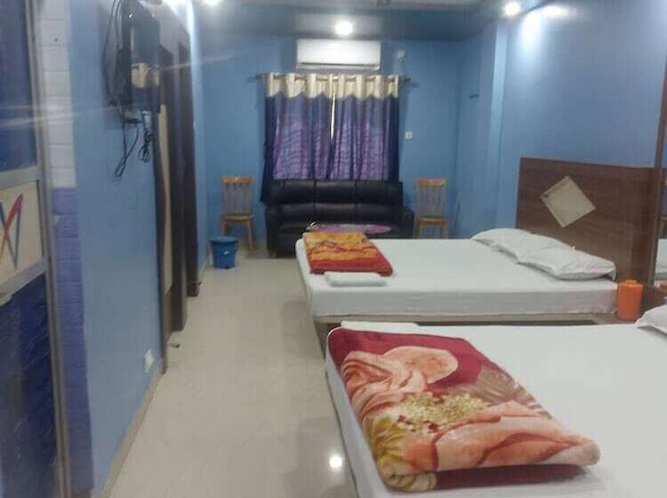 اتاق لوکس چهار تخته, Goroomgo Ayush International Digha