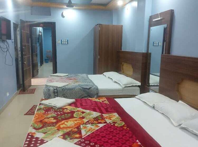 اتاق لوکس چهار تخته, Goroomgo Ayush International Digha