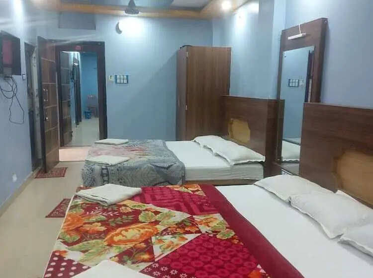 デラックスの４人部屋, Goroomgo Ayush International Digha