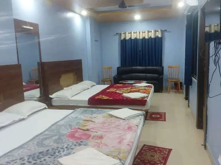 スーペリアの４人部屋, Goroomgo Ayush International Digha