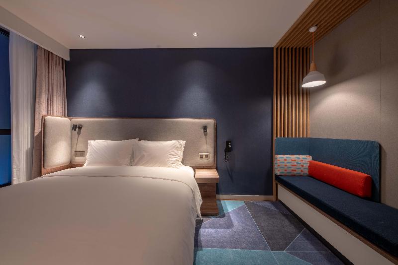 Номер Стандарт Кровать Кинг Адаптированный для Инвалидов, Holiday Inn Express Nantong North Gateway, An Ihg