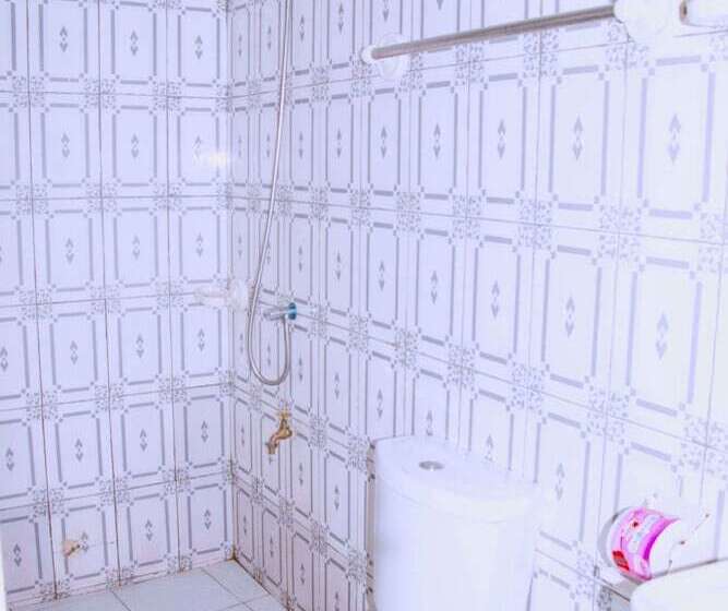 اتاق استاندارد, Nora
