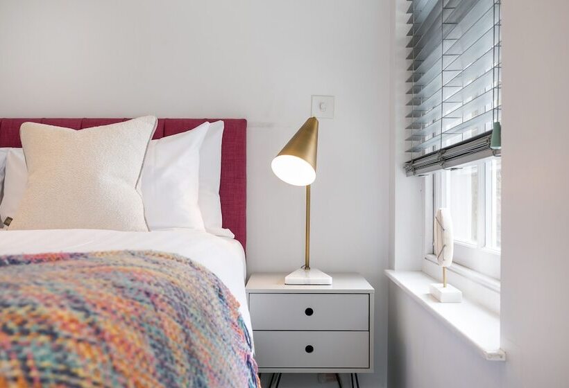 Апартаменты Deluxe 1 Спальня, Urban Chic Rathbone